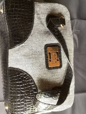 Black/Grey Maxx New York Signature Handbag